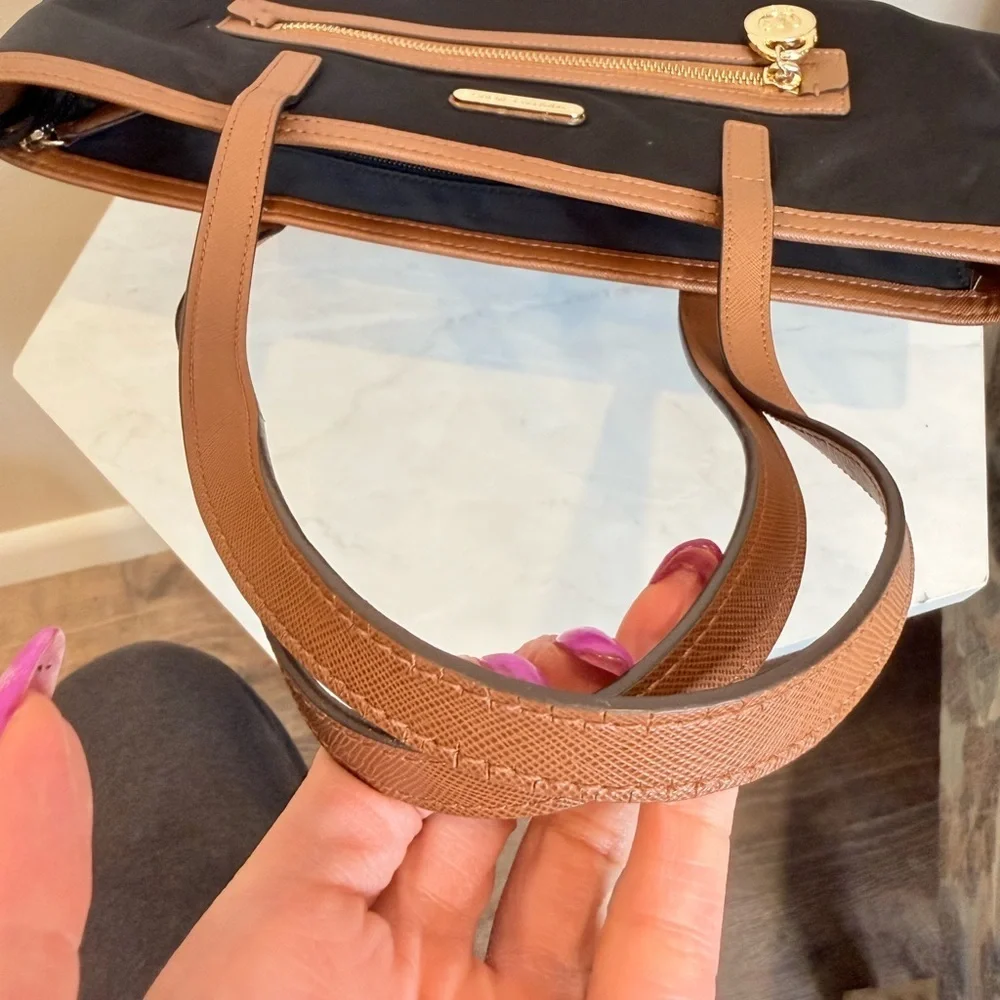 🔥Michael Kors Classic Women’s Black and Tan Tote Bag EUC🔥